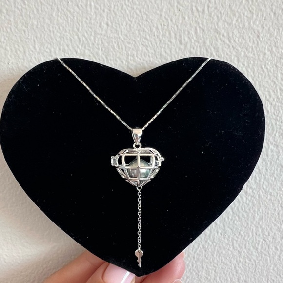 Silver heart pendant - Picture 2 of 3